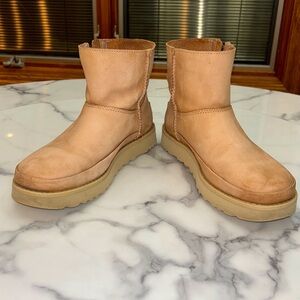 UGG Women's Deconstructed Mini Zip Size 6